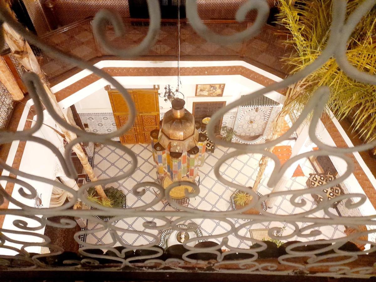 Chennaoui رياد 3*