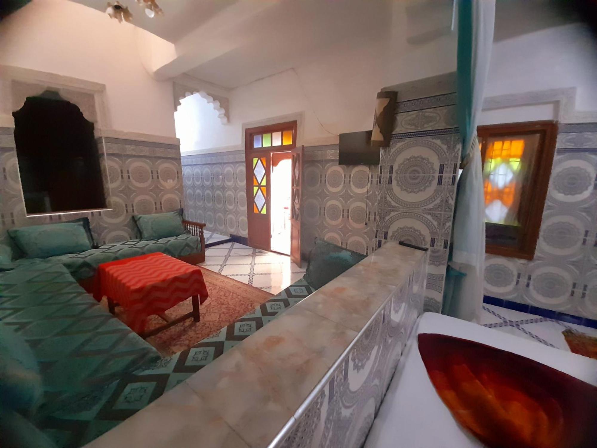 رياد Chennaoui 3*
