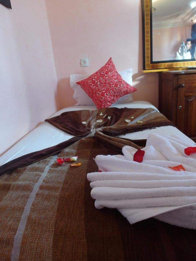 Chennaoui رياد 3*